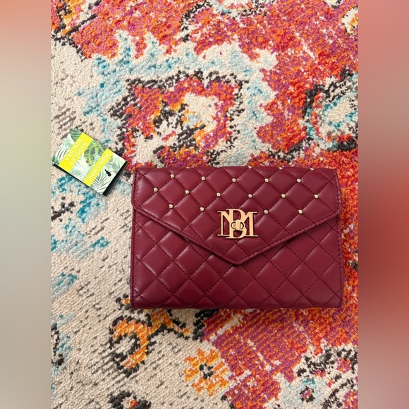 NWT BADGLEY MISCHKA Crossbody with Diamond Quilting - Picture 2 of 8